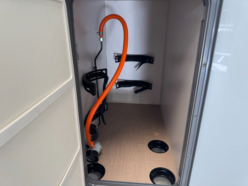 Ford Bürstner 2,0 TDCi Lineo T 620 G aut. 3d