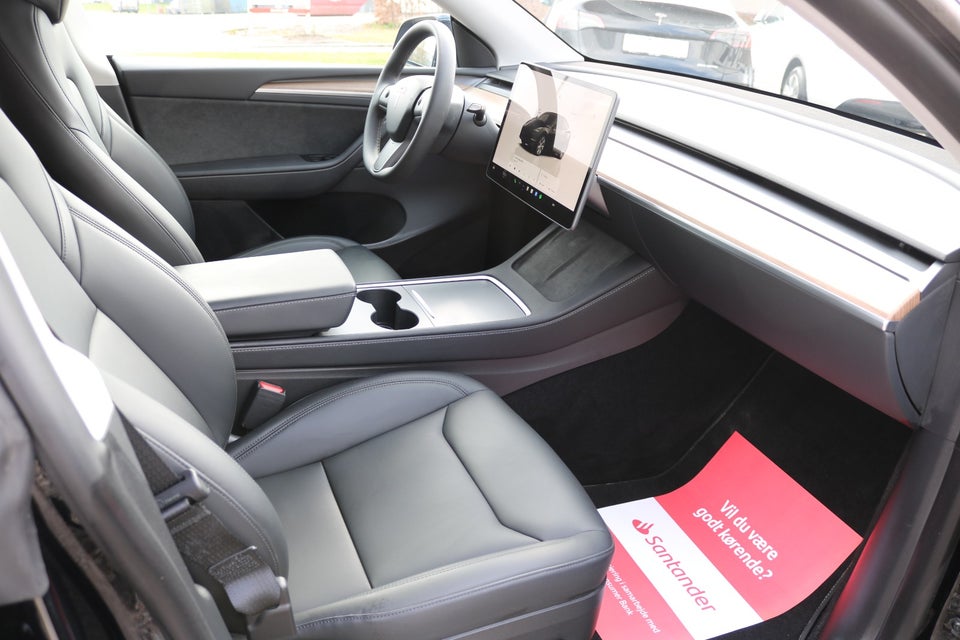 Tesla Model Y Long Range AWD 5d