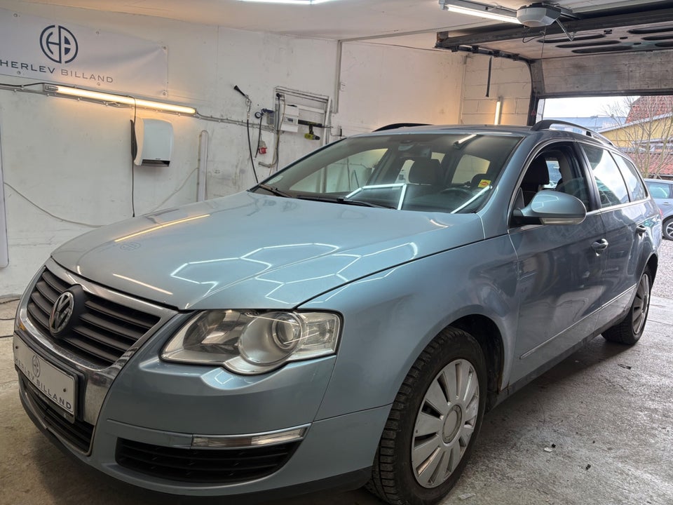 VW Passat 2,0 FSi Trendline Variant 5d