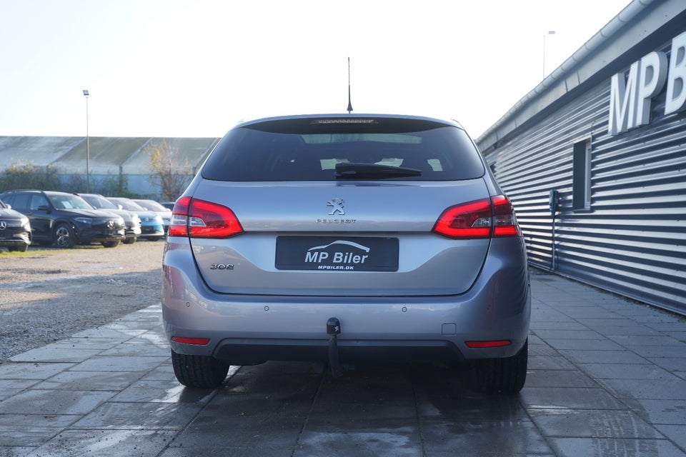Peugeot 308 1,5 BlueHDi 130 Prestige Sky 5d