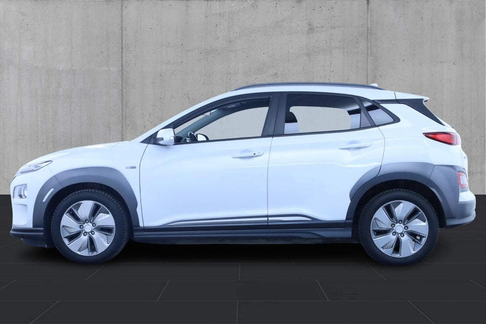 Hyundai Kona 64 EV Essential 5d