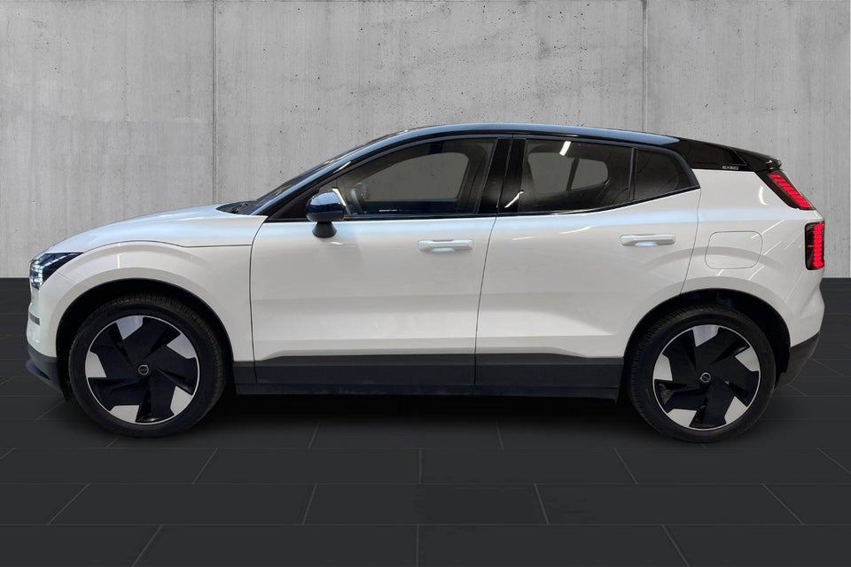 Volvo EX30 Extended Range Plus 5d