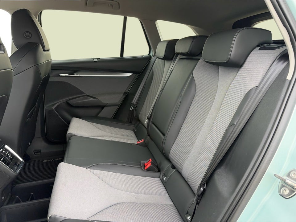 Skoda Enyaq 80 iV Premium 5d