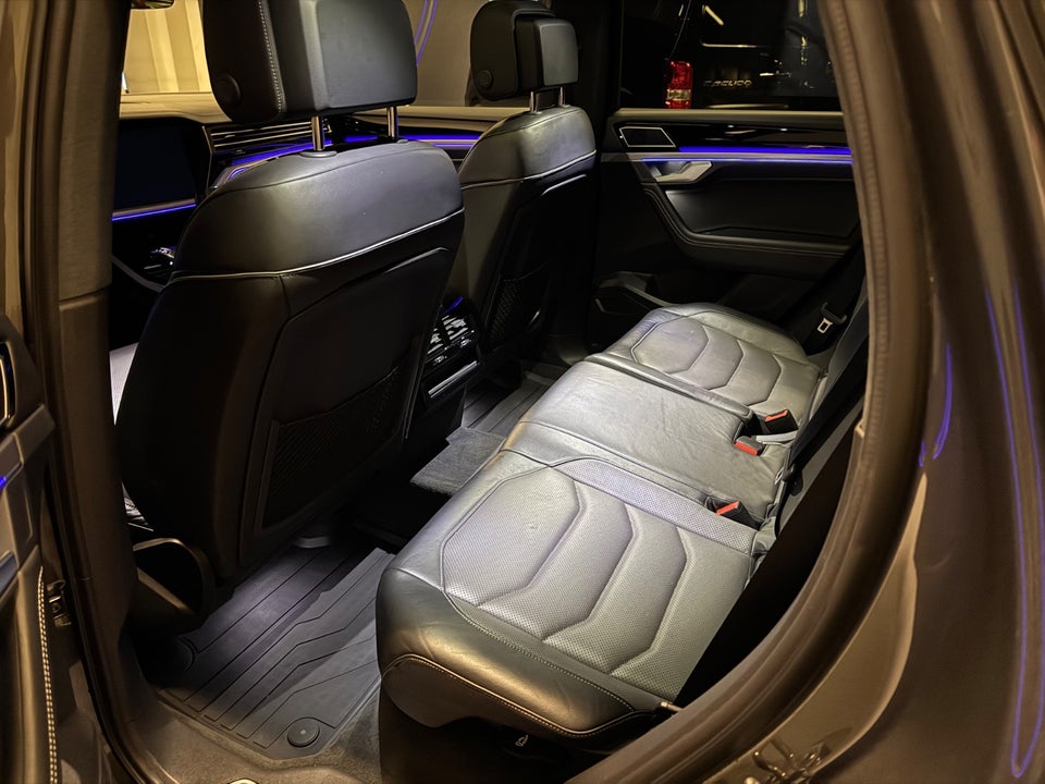 VW Touareg 3,0 TDi 286 R-line aut. 4Motion 5d