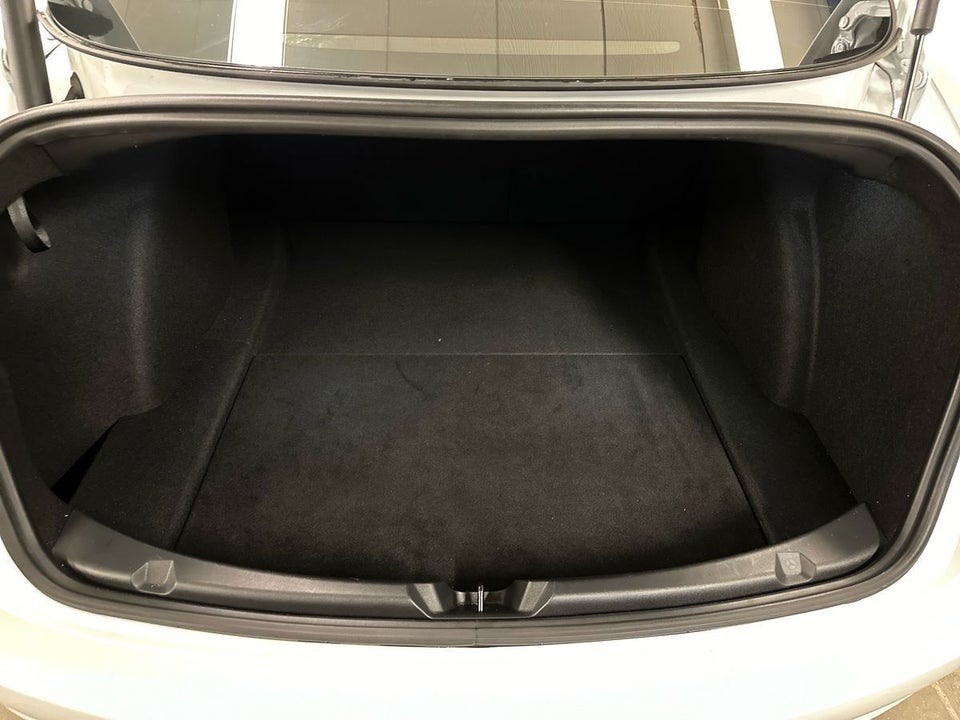 Tesla Model 3 RWD 4d