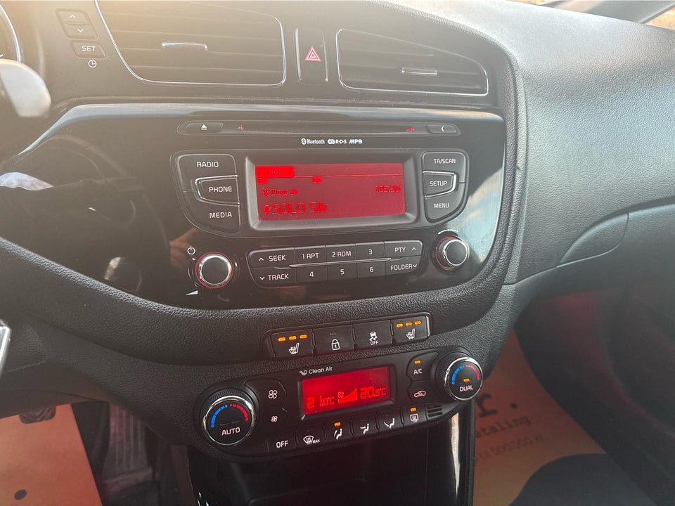 Kia ProCeed 1,6 CRDi 128 Premium 3d