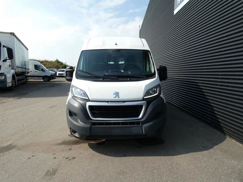 Peugeot Boxer 330 2,0 BlueHDi 130 L2H2 Premium