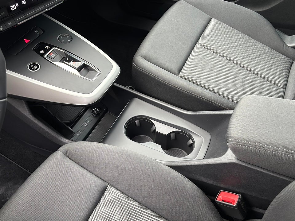 Audi Q4 e-tron 45 Advanced 5d