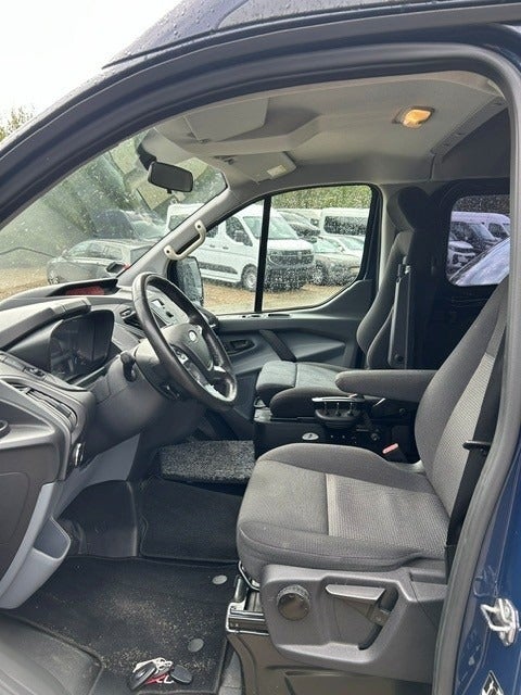Ford Transit Custom Kombi 310 L1 2,0 TDCi 130 Ambiente aut.