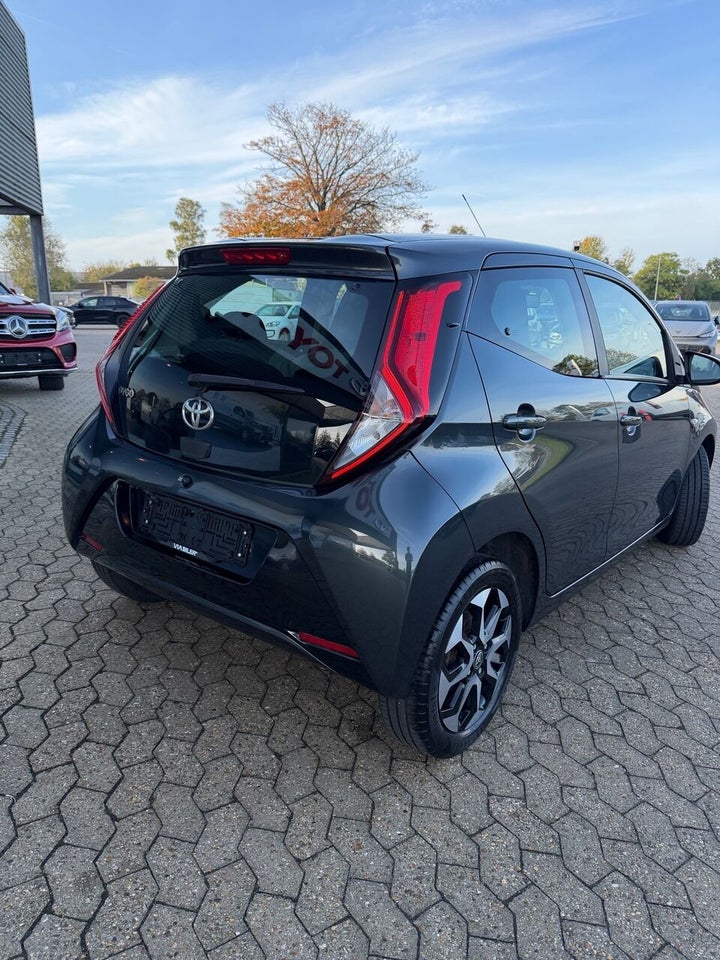 Toyota Aygo 1,0 VVT-i x-plore 5d