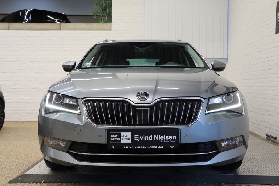 Skoda Superb 2,0 TDi 150 Style Combi DSG 5d