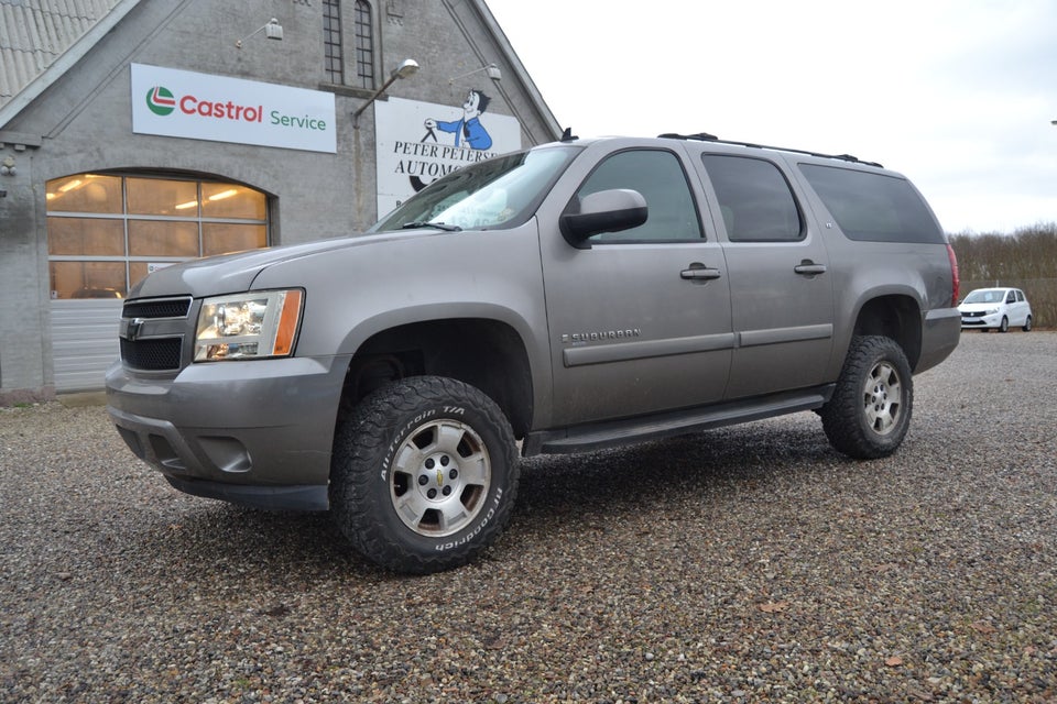 Chevrolet Suburban 5,3 V8 aut. 5d