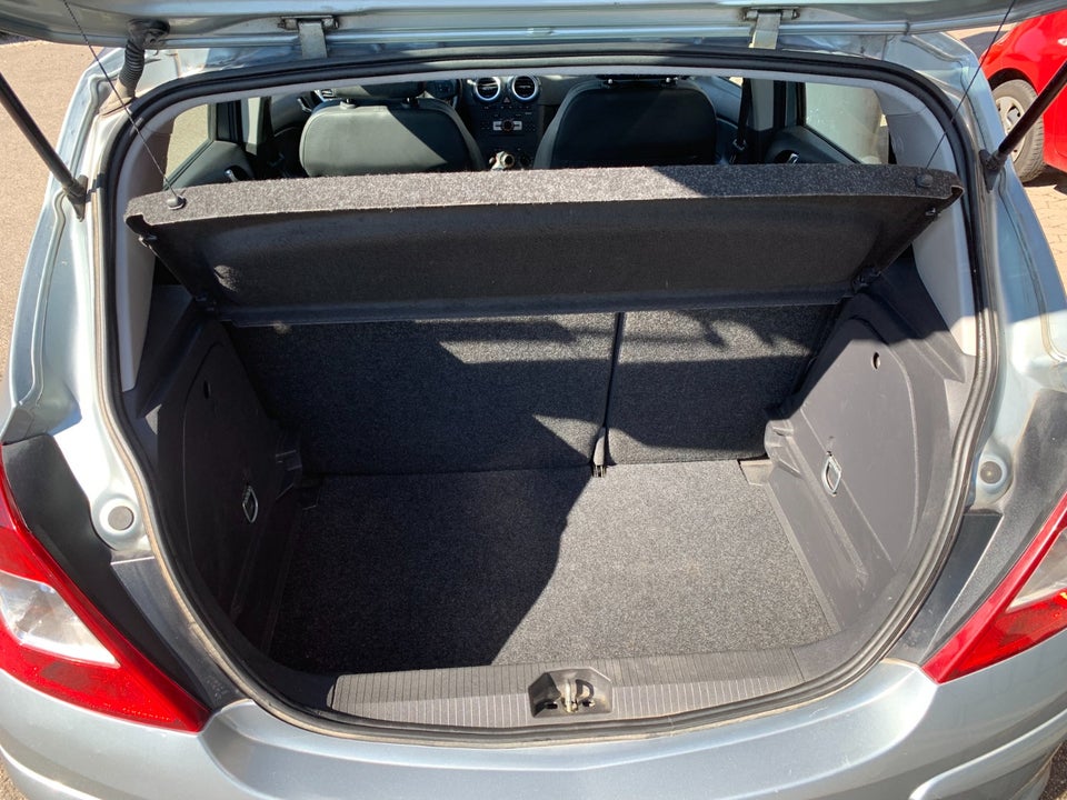 Opel Corsa 1,4 16V Cosmo 5d