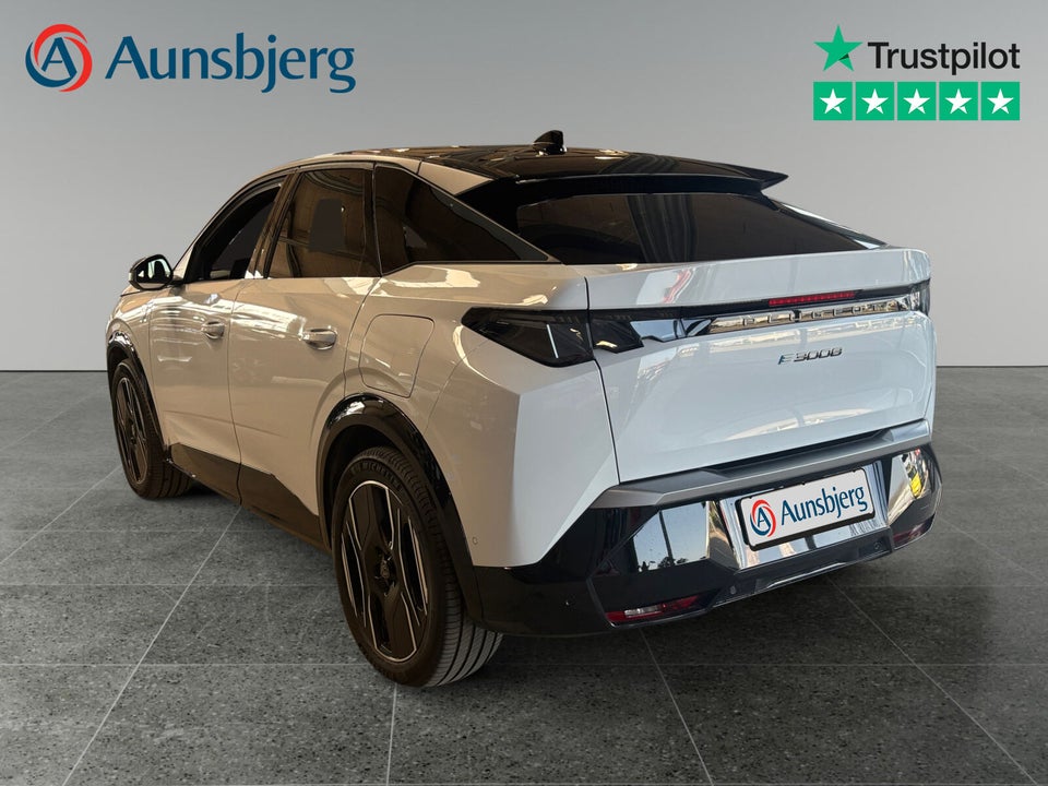 Peugeot e-3008 77 GT Pack 5d