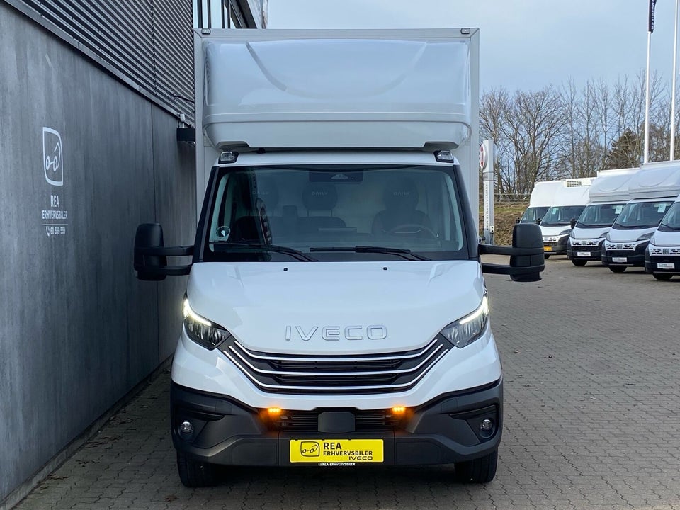 Iveco Daily 3,0 35S18 4100mm Box m/lift AG8