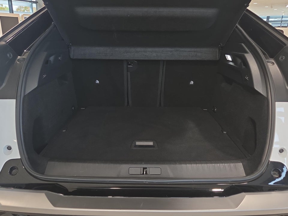 Peugeot e-3008 77 GT Pack 5d
