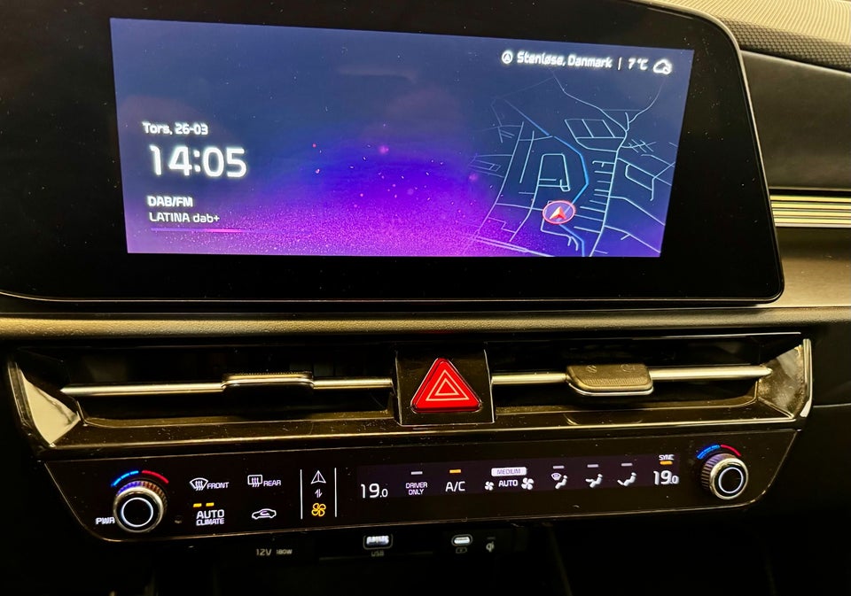 Kia Niro 64 EV Premium 5d