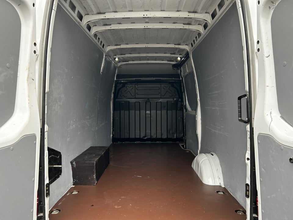 Iveco Daily 2,3 35S16 12m³ Van AG8