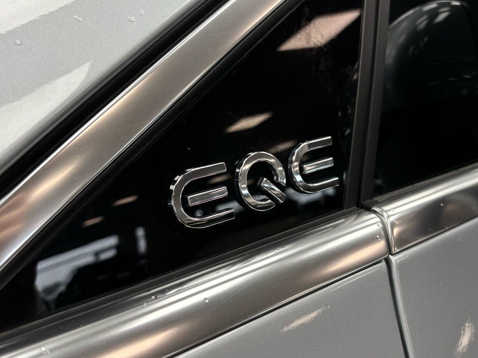 Mercedes EQE300 SUV 5d