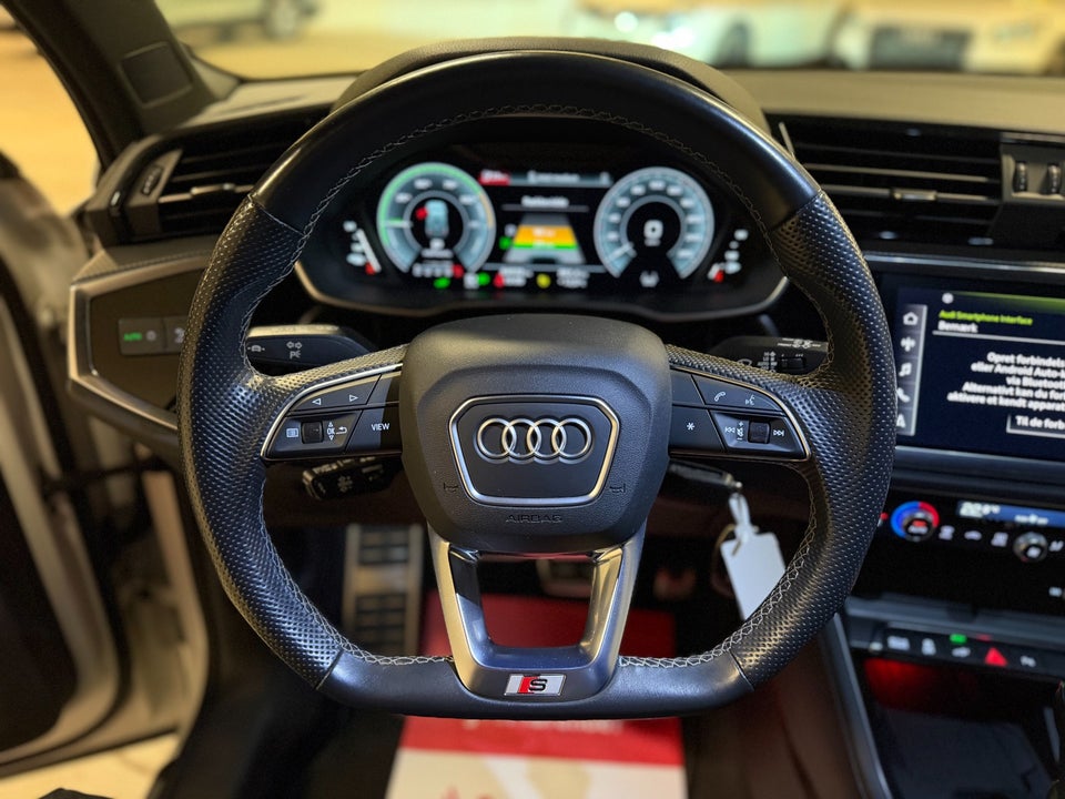 Audi Q3 45 TFSi e S-line plus S-tr. 5d