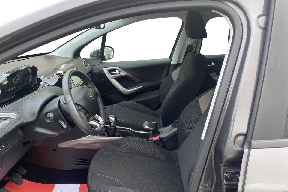 Peugeot 2008 1,2 VTi 82 Style 5d