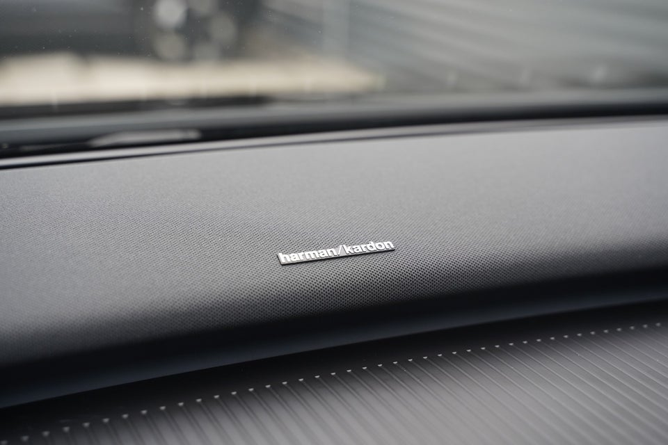 Volvo EX30 Twin Performance Plus 5d