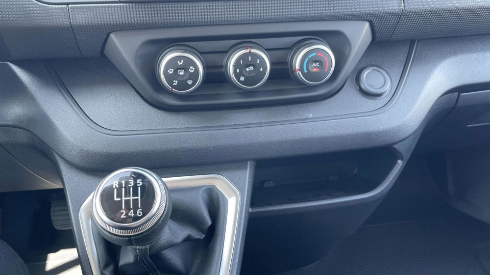 Renault Trafic 2,0 dCi 130 L2H1 Tekno