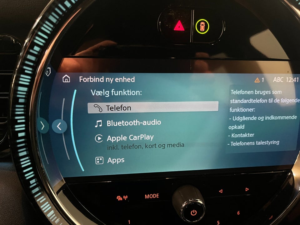 MINI Cooper SE Essential 3d