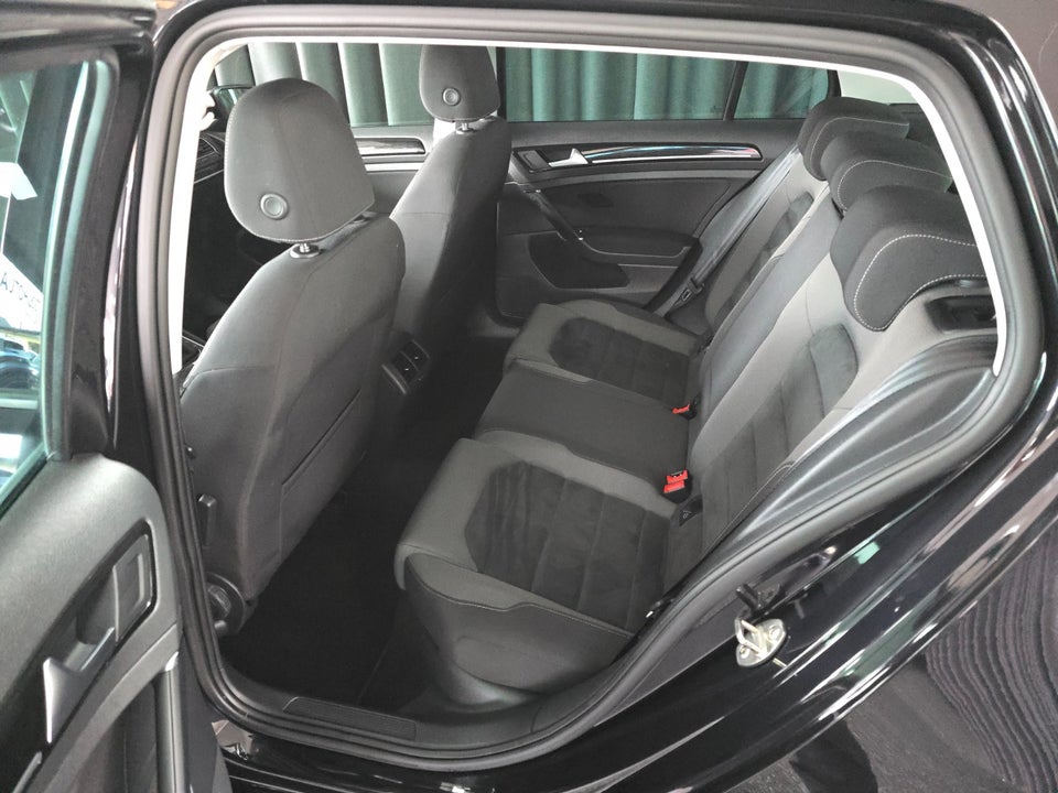 VW Golf VII 1,4 TSi 150 Highline 5d