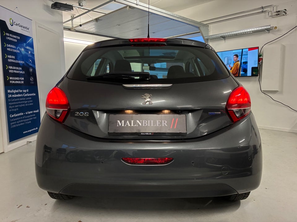 Peugeot 208 1,2 PureTech 82 Allure Sky 5d