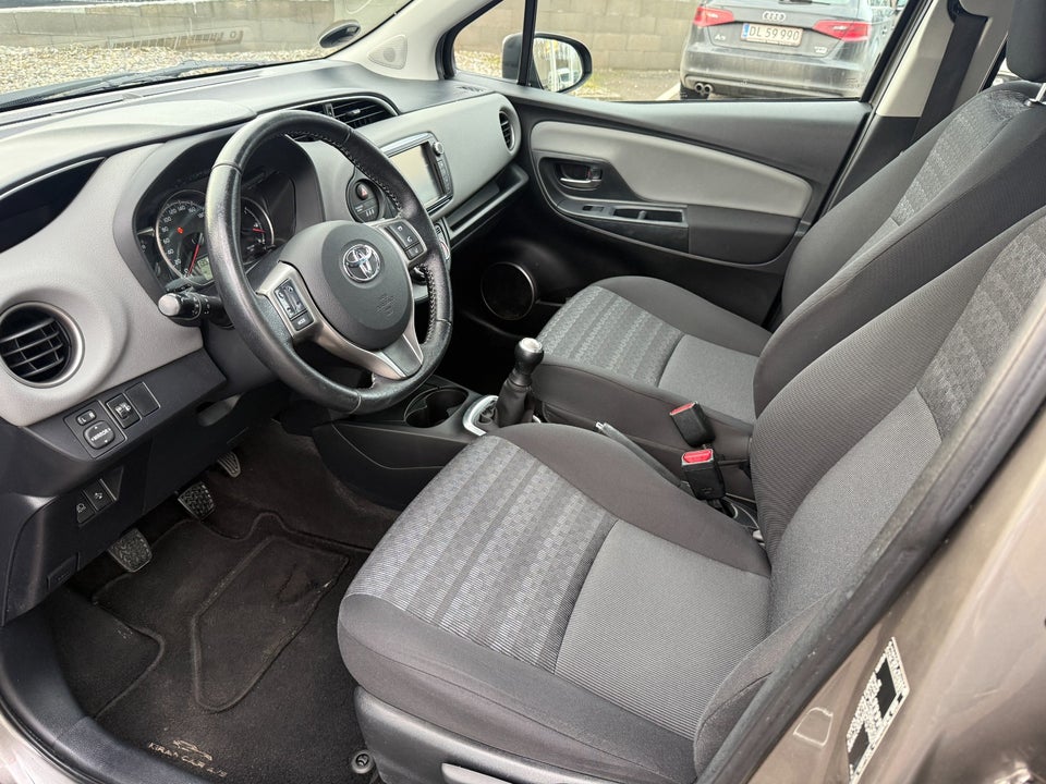 Toyota Yaris 1,0 VVT-i T2 Komfort 5d