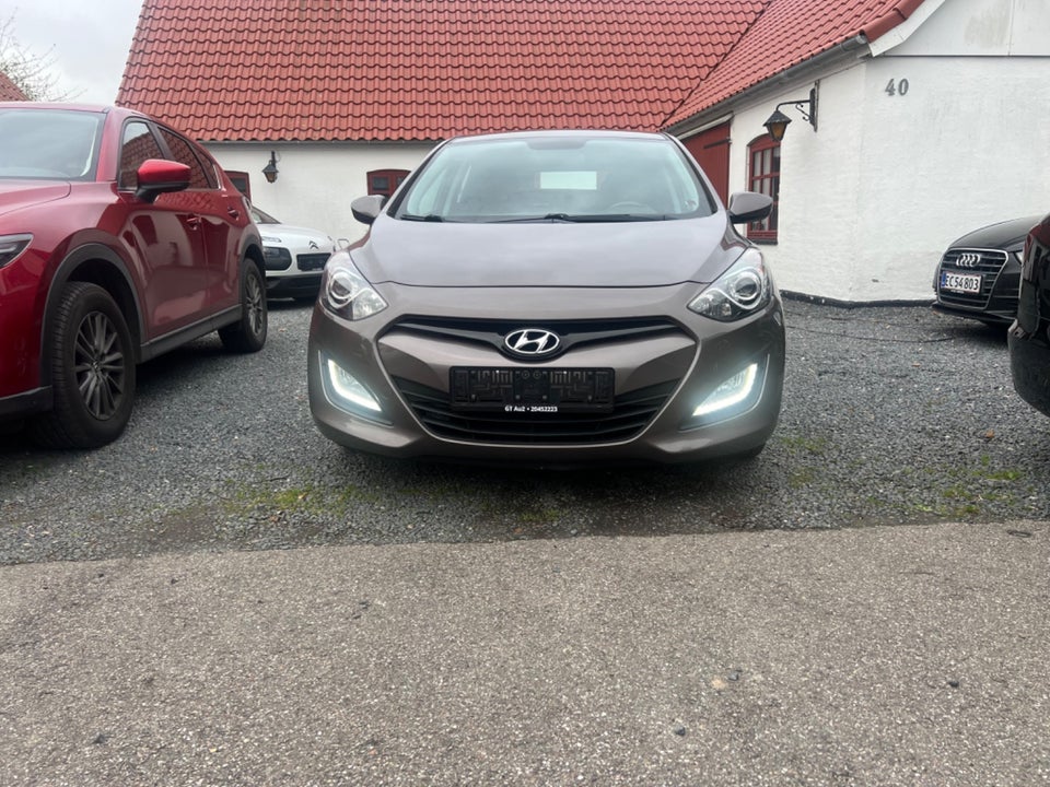 Hyundai i30 1,4 CVVT Comfort XTR 5d