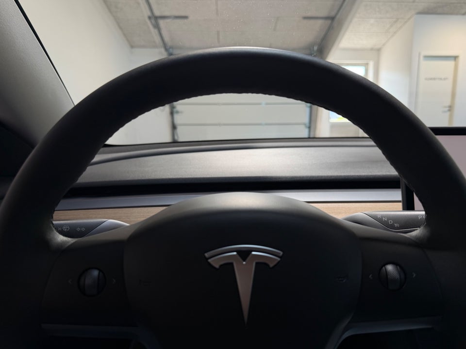 Tesla Model 3 RWD 4d