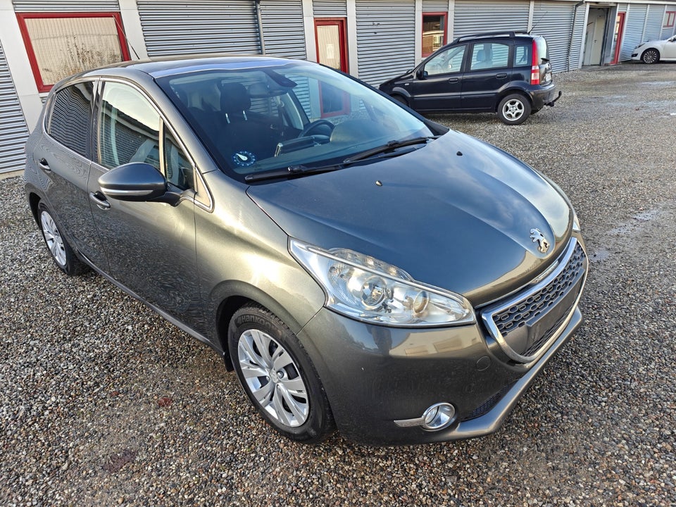 Peugeot 208 1,2 VTi Allure 5d