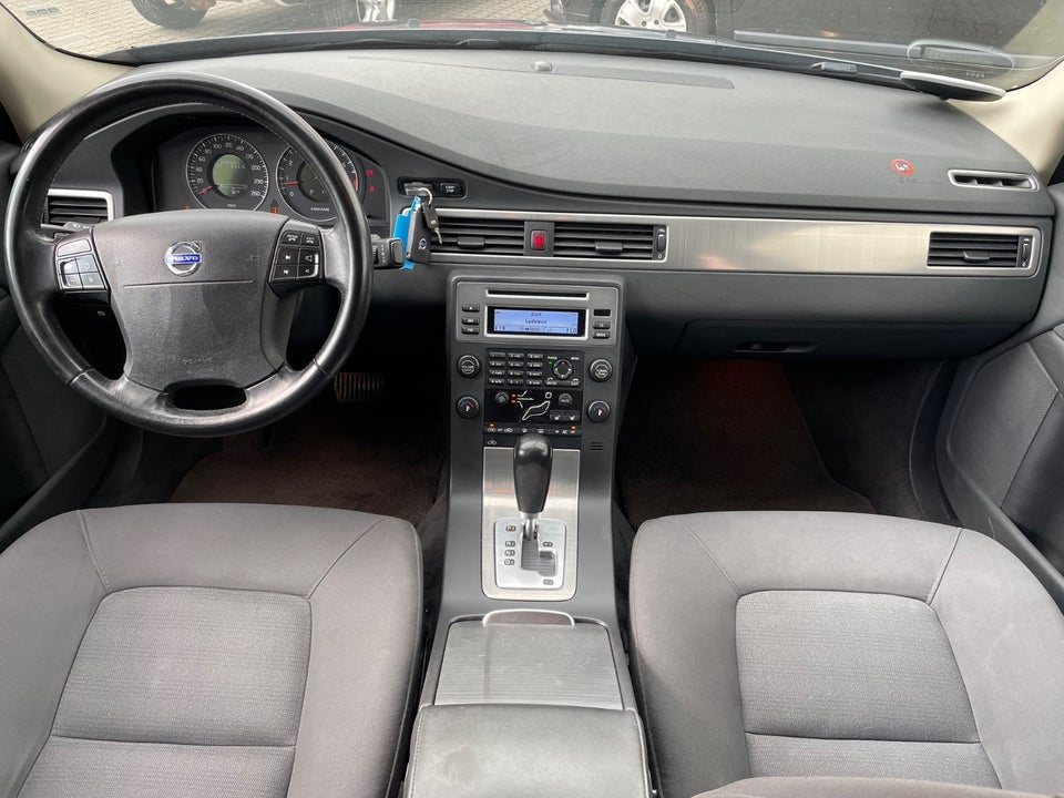 Volvo S80 2,5 T Momentum aut. 4d