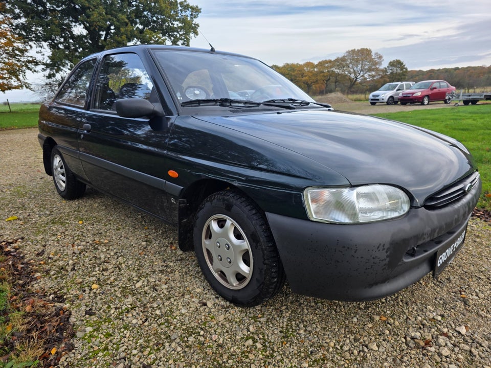 Ford Escort 1,6i CL 3d