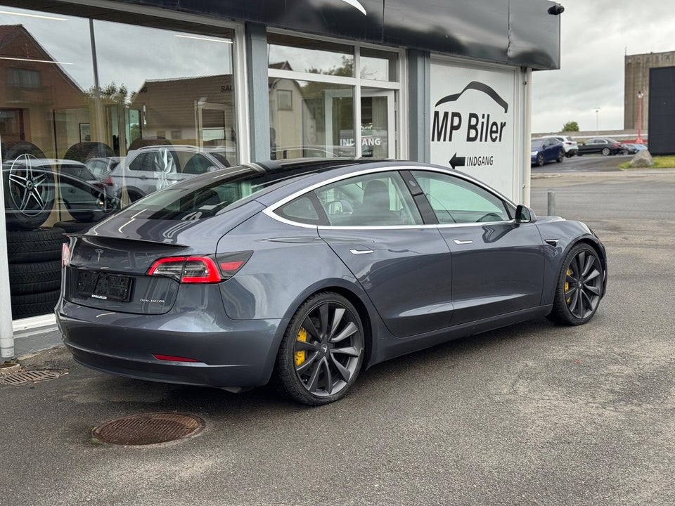 Tesla Model 3 Long Range AWD 4d