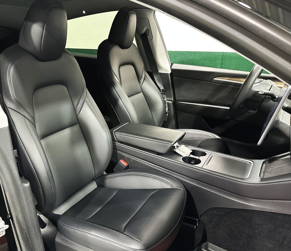 Tesla Model Y Long Range AWD 5d