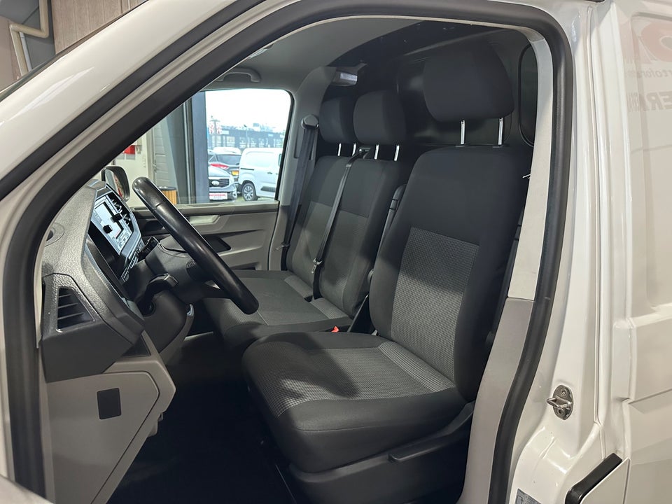 VW Transporter 2,0 TDi 150 Kassevogn DSG lang