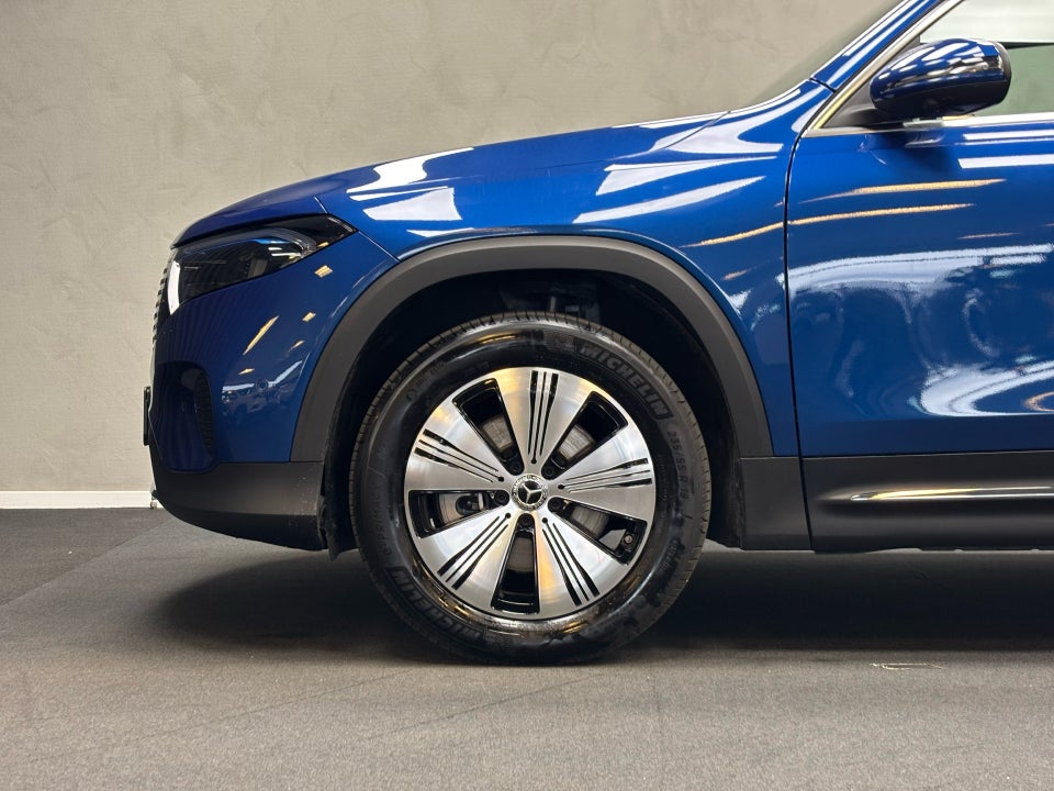 Mercedes EQB300 Progressive 4Matic 7prs 5d