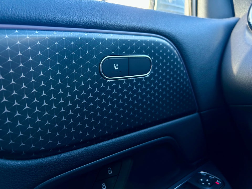 Mercedes EQA300 Progressive 4Matic 5d