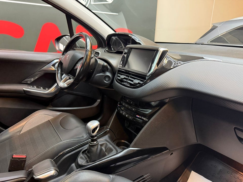 Peugeot 2008 1,5 BlueHDi 100 Allure Sky 5d