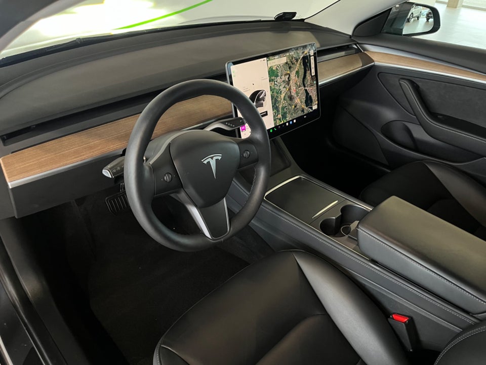 Tesla Model 3 Long Range AWD 4d