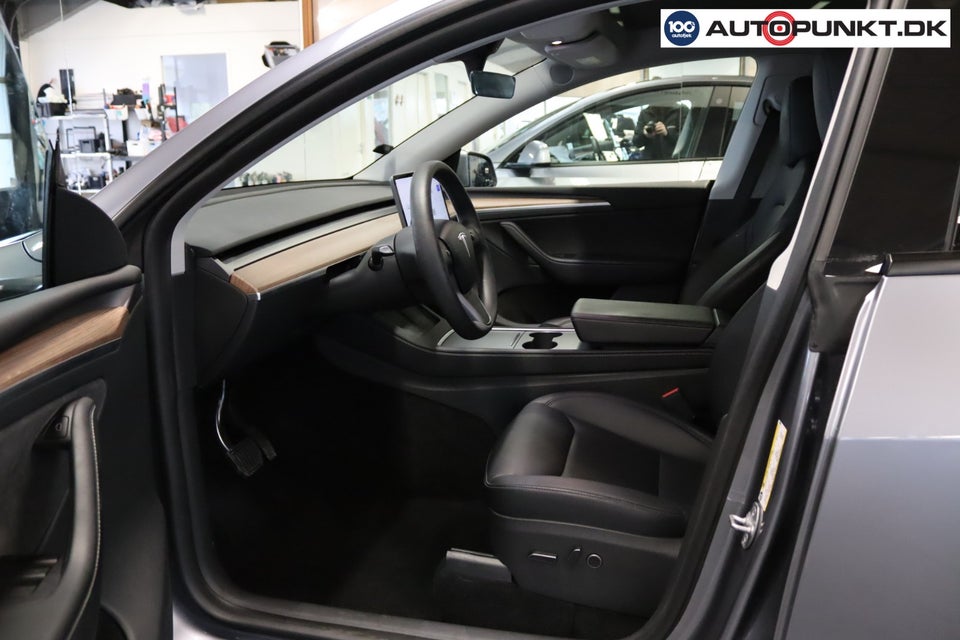 Tesla Model Y Long Range AWD 5d