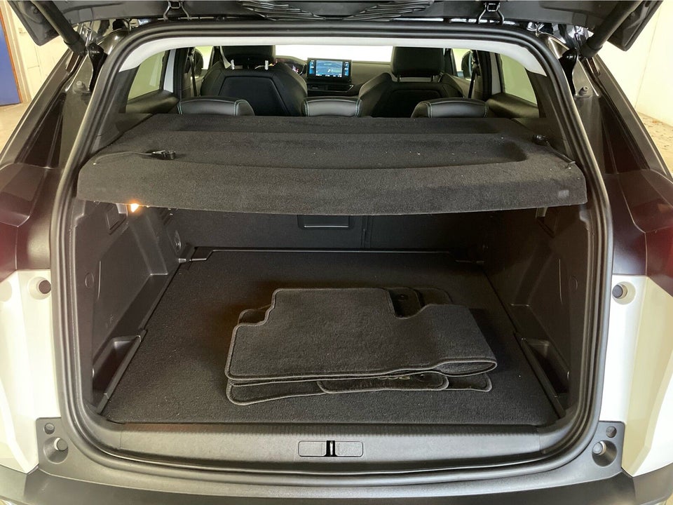 Peugeot 3008 1,5 BlueHDi First Selection EAT8 5d