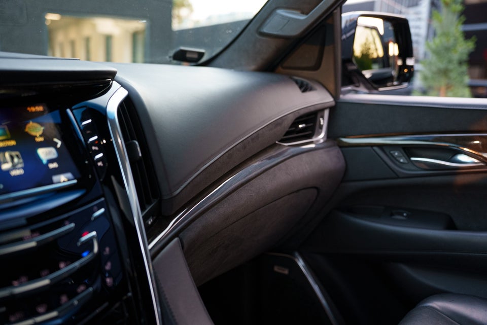 Cadillac Escalade 6,2 V8 ESV Platinum aut. 7prs 5d
