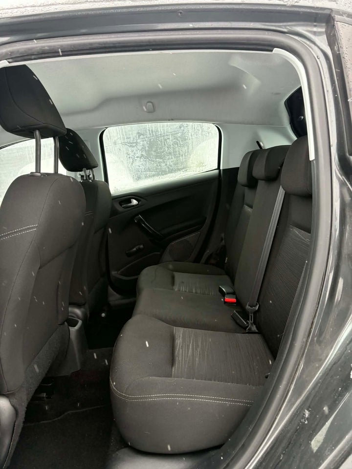 Peugeot 208 1,0 VTi Access 5d