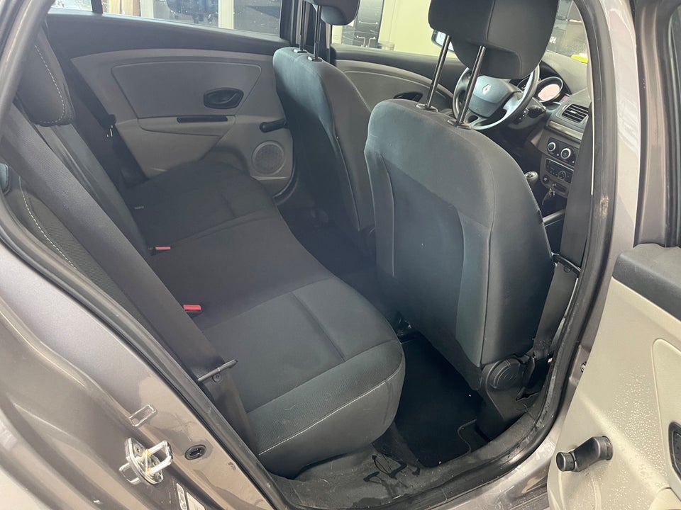Renault Megane III 1,5 dCi 90 Authentique 5d