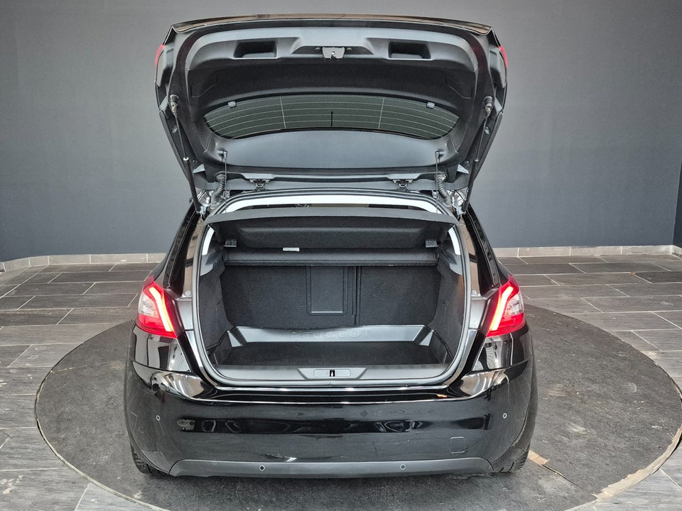 Peugeot 308 1,2 PureTech 130 Prestige EAT8 5d