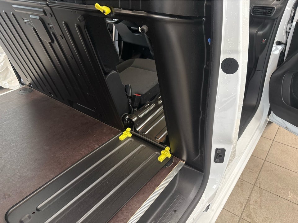 Peugeot Partner 1,5 BlueHDi 130 L1V2 Plus EAT8 Van